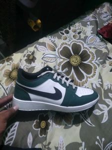 Stylish Green &amp; White Sneakers