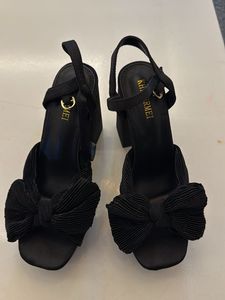Chic Black Bow Heels