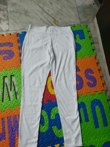 Un used M size Women's White Slim Fit Pants