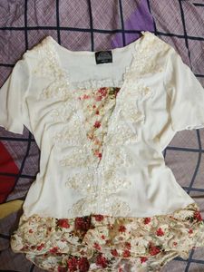 Cutesy vintage style top