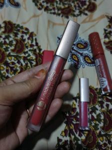 Lot of 5 Lipsticks and Lip Gloss