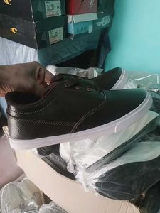 NEW NO USED CASUAL SHOES FOR MEN.