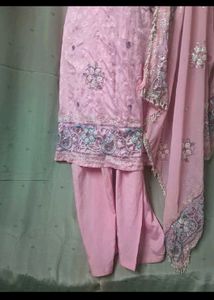 Beautiful Pink Embroidered Kurta Set