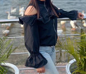 B1G1 Ruffled winter Shoulder top