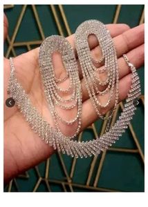 Sparkling Rhinestone Dangle Earrings & Necklace Se