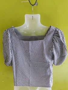 SHEIN BLACK CROP TOP