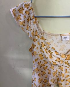 Ruffle Sleeve Ditsy Floral Top - Size : XS