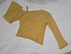 Chic Cold Shoulder Knit Top