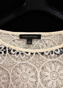 Bannana Republic White Lace Short Sleeve Top