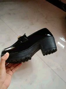 Chic Black Patent Platform Loafers with Gold Chain