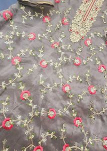 Elegant Pakistani Salwar Kameez