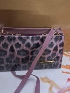 Chic Leopard Print Crossbody Bag