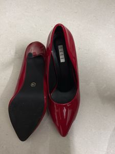 Chic Red Patent Stiletto Heels