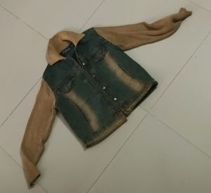 Stylish Denim Jacket with Corduroy Sleeves