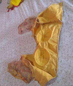 Ruffle Blouse 🔥price Drop🔥🔥