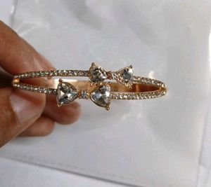 Sparkling Bow Design Bangle Bracelet