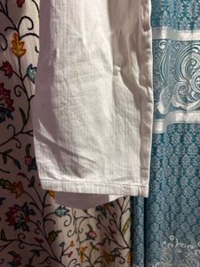 white jeans baggy