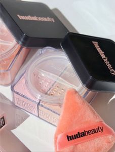 Huda Beauty loose Powder