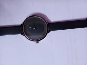 Elegant Black Wristwatch