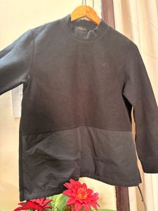 Stylish Black Fleece Sweatshirt