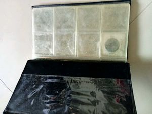 Black coin holder and note