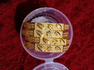 Brand New Beautiful Gold Plated 4 Bangles 2.8 Size