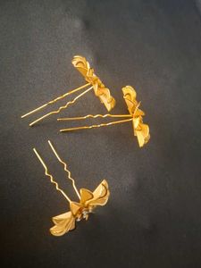 Gold Flower Brooch with Crystals
