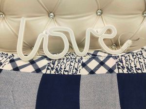 Neon Love Sign Light