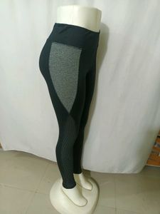 Stylish Activewear Leggings with Mesh Detail