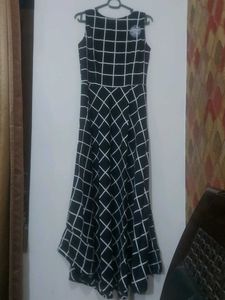 Black Sleeveless Maxi Dress.