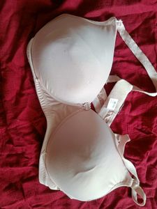 Detachable strap padded Bra