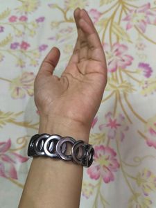 Elastic Mettalic Colour Bracelet