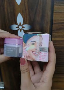 Glow &amp; Lovely Glass Bright Gel Creme