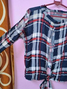 🎀200rs SALE🎀Cold Shoulder Plaid Tie-Front top