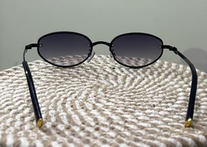 Stylish Oval Sunglasses