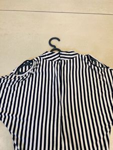 black and white Vertical stripes top
