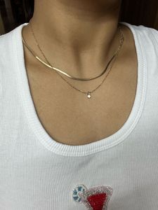 Delicate statement gold necklace
