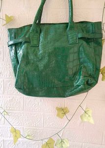 Chic Green Croc Embossed Tote Bag
