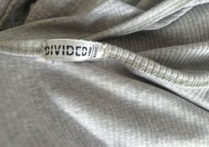 grey henley ribbed top(H&amp;M)
