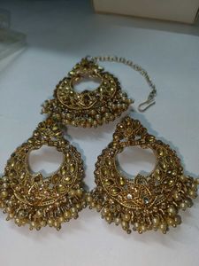 Elegant Gold-Tone Earrings &amp; Maang Tikka Set