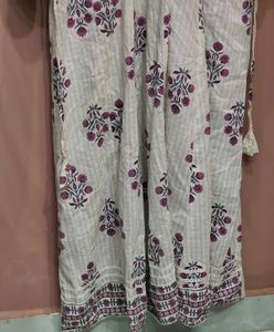 Elegant White &amp; Purple Floral Print kurta Set