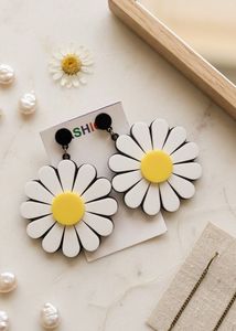 New Daisy Flower Earrings l Last pair