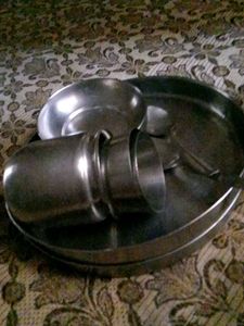 Metal Dinnerware Set 9 pics