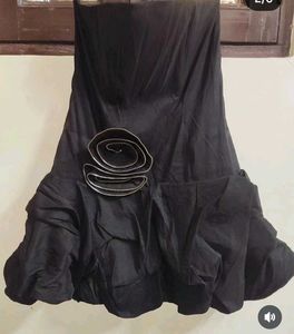 Chic Black Strapless Party Dress