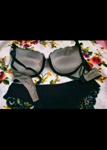 Lace Detail H&amp;M bra with brief 👍