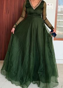 Elegant Green Kurta with Floral Embroidery