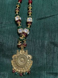 Beautiful Red Green Beaded Necklace Set