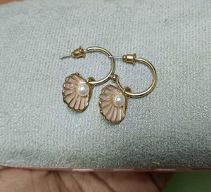 Pearl Shell Gold Hoop Earrings