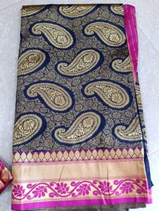 Elegant Navy &amp; Gold Paisley Saree with Blouse