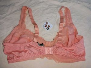 Elegant 🎁🆕Pink Lace Bra